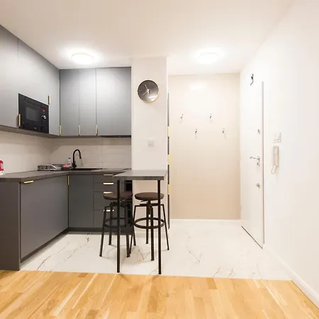 Happyestate Ul Laciarska Rynek Old Town Апартаменти *